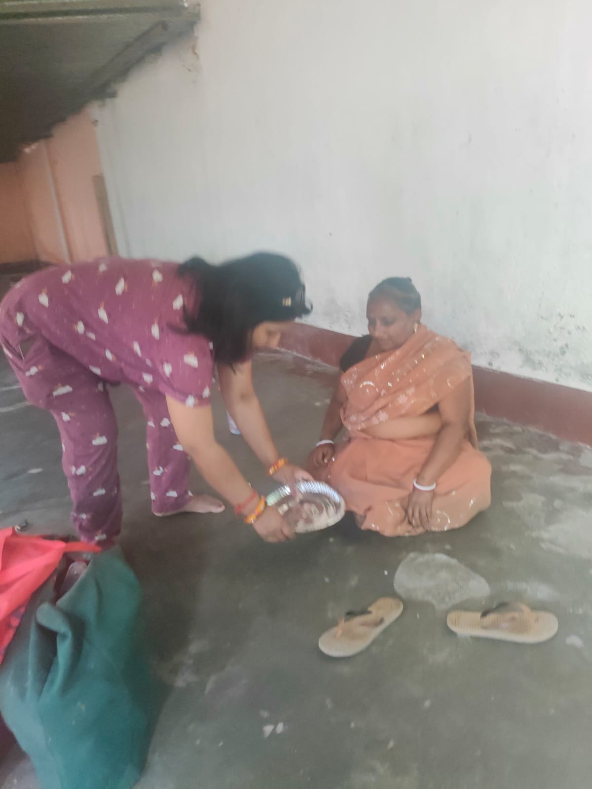 ईद उल फितर के मौके पर, चलंत दरिद्र नारायण भोज का शुभारंभ