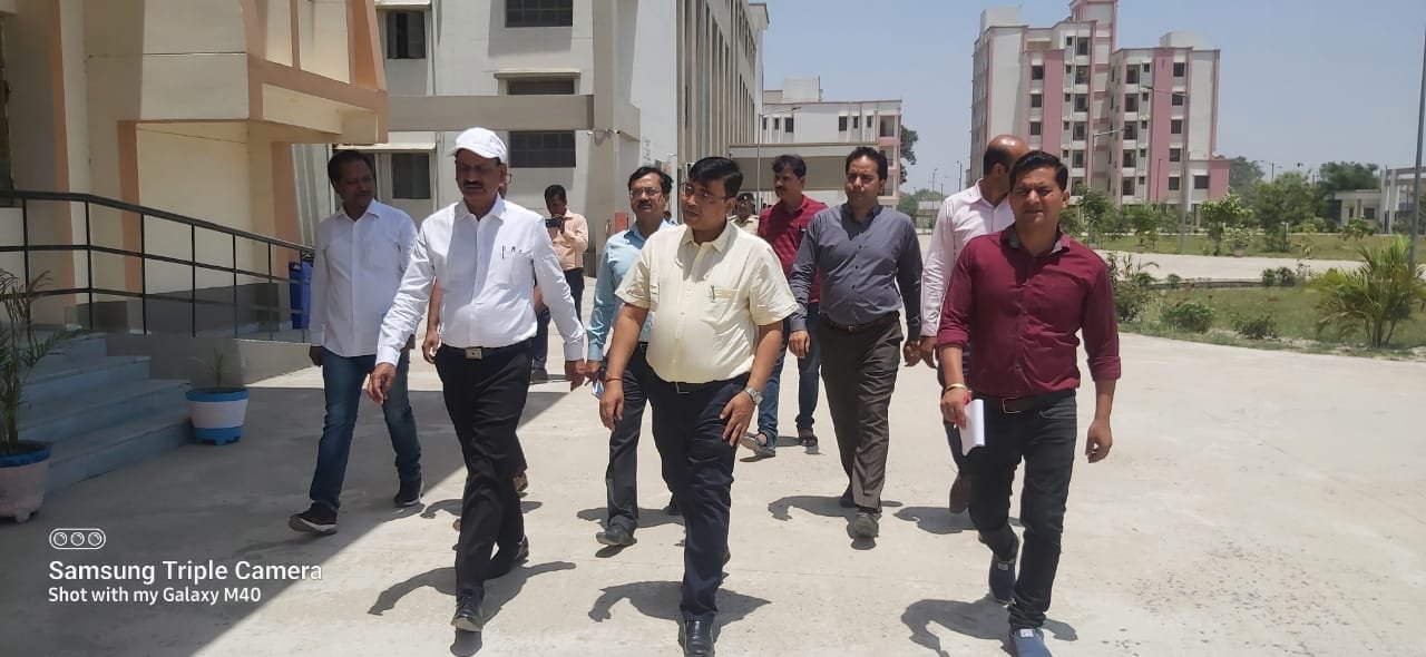 बेहतर इंजीनियर बनकर देश की सेवा करें छात्र-छात्राएं : डीएम्