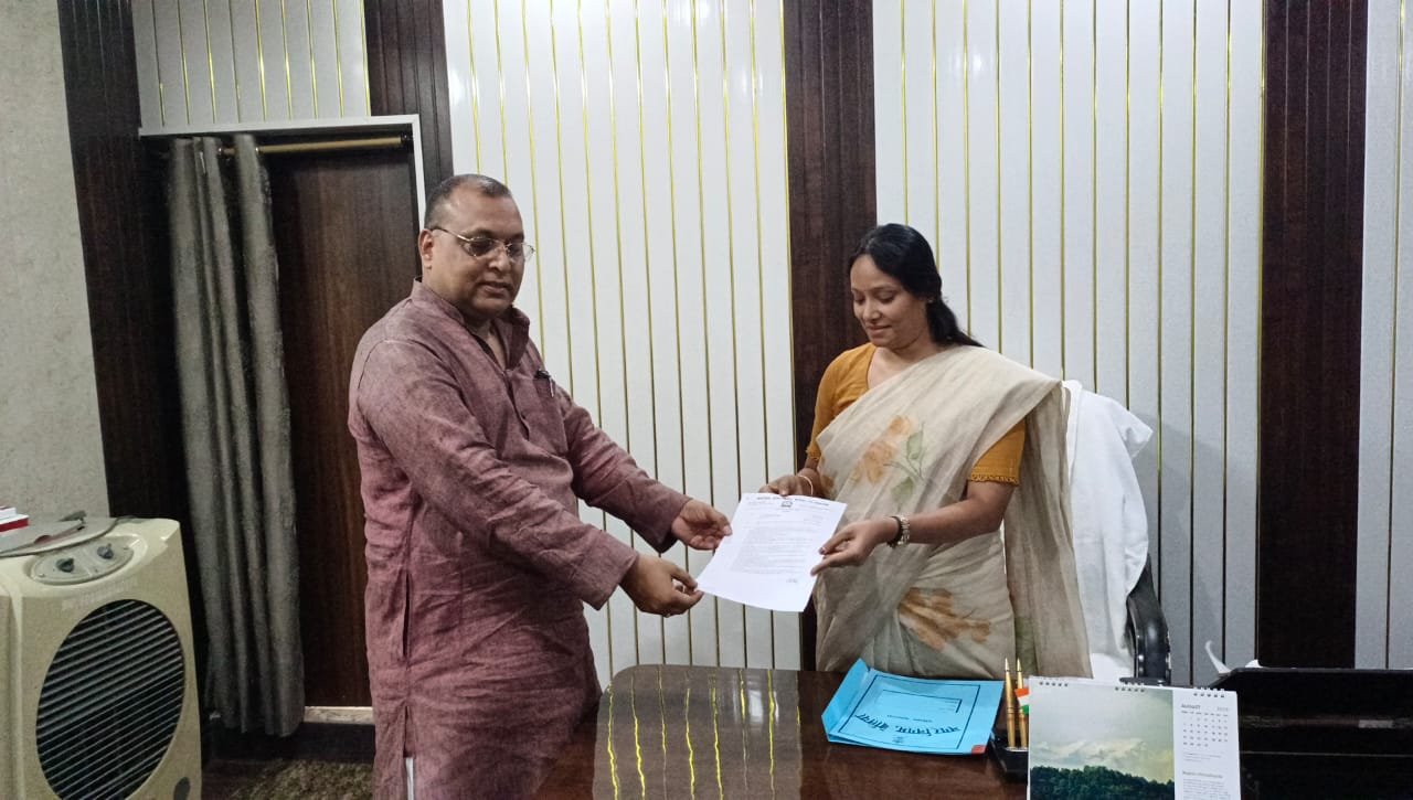 98.16 लाख से ऐतिहासिक कालीबाग मंदिर की चहारदीवारी व मेन गेट का महापौर ने बांटा कार्यादेश