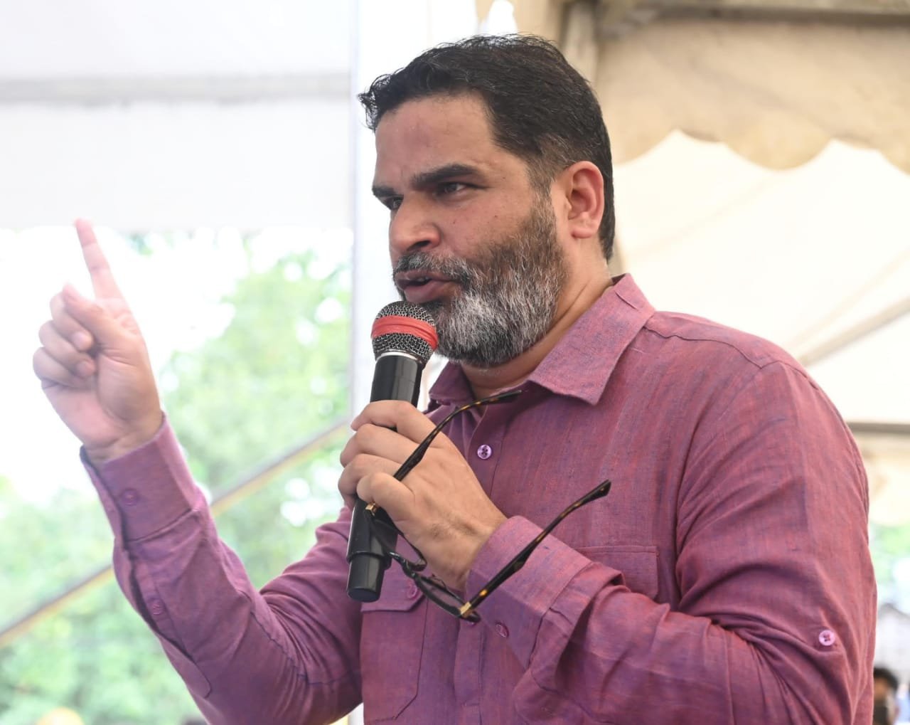 उप मुख्यमंत्री बने रहने के लिए नीतीश के चरणों डाल दी सम्राट ने अपनी पगड़ी : प्रशांत किशोर