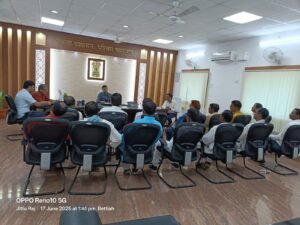 जिला पदाधिकारी ने जिला परिहवन कार्यालय का किया औचक निरीक्षण