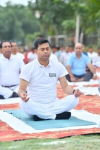 योगा से निरोगी जीवन की ओर, मतदान से सशक्त लोकतंत्र की ओर