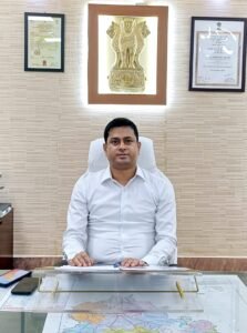 जिला पदाधिकारी, पश्चिम चम्पारण, धर्मेन्द्र कुमार के नाम से फर्जी फेसबुक आईडी से लोगों को फ्रेंड रिक्वेस्ट भेजे जाने के मामले में होगी कार्रवाई
