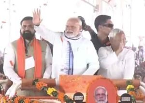 मोतिहारी में पीएम मोदी का रोड-शो, सीएम नीतीश व दोनों डिप्टी सीएम हैं मौजूद