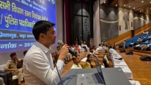 निष्पक्ष और शांतिपूर्ण मतदान हमारी सर्वोच्च जिम्मेदारी : जिला निर्वाचन पदाधिकारी