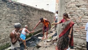 महापौर ने मुख्य नालों की मैनुअल उड़ाही का औचक निरीक्षण किया