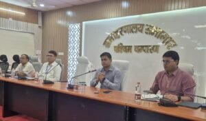 जनता को पारदर्शी और निष्पक्ष सेवा उपलब्ध कराना सर्वोच्च प्राथमिकता : जिला पदाधिकारी