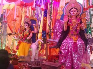 महुअर घाट पर उमड़ी छठ व्रतियों की भीड़, मौके पर तैनाद रहा सेमरा पुलिस का गस्त दल