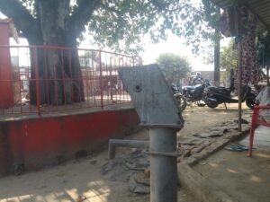 पश्चिम चम्पारण : चुनावी दंगल में चहेते नेताओं की जनता जोह रही बाट