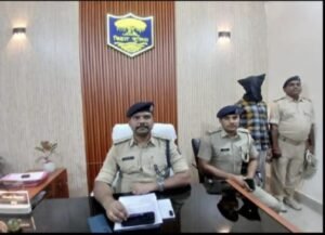 देशी कट्टा एवं जिंदा कारतूस के साथ युवक गिरफ्तार
