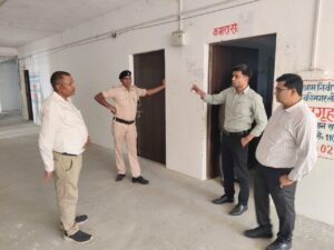 निर्वाची पदाधिकारी ने की वाल्मीकिनगर विधानसभा क्षेत्र की तैयारियों की समीक्षा