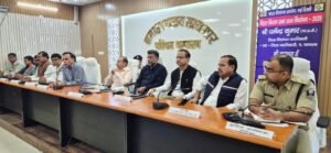 पश्चिम चम्पारण जिला एक आदर्श निर्वाचन का उदाहरण बने : प्रेक्षकगण