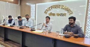 जिला प्रशासन गन्ना किसानों के हितों के प्रति पूर्णतः प्रतिबद्ध : जिला पदाधिकारी