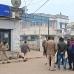 अलग-अलग दो एटीएम काटकर चोरों ने उड़ाई 24 लाख