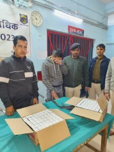 बेतिया : विदेशी शराब के साथ एक कारोबारी गिरफ्तार