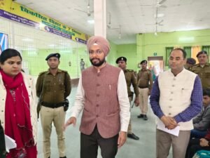 जिला पदाधिकारी ने जिला निबंधन एवं परामर्श केंद्र का किया औचक निरीक्षण