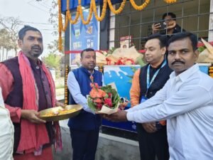 सात निश्चय योजना के तहत एकमा में सुधा मिल्क पार्लर का उद्घाटन