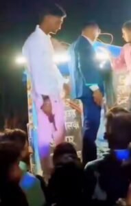 बारात में ‘देसी कट्टा’ लहराकर डांस करना पड़ा भारी, वायरल वीडियो के बाद युवक गिरफ्तार