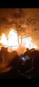 बथान में अचानक आग लगने से मवेशी को बचाने में एक व्यक्ति की जिंदा जलकर मौत