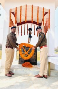 पुलिस केंद्र बेतिया में शहीद पुलिसकर्मियों के परिवार से भेंट वार्ता का आयोजन.