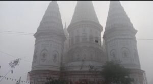 रामनगर : राज शिव मंदिर में महाशिवरात्रि पर उमड़ी श्रद्धालुओं की भीड़