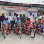 ठकराहां में पहली बार दिव्यांगजनों को मिली बैट्री चालित ट्राईसाइकिल, चार लाभुक हुए लाभान्वित