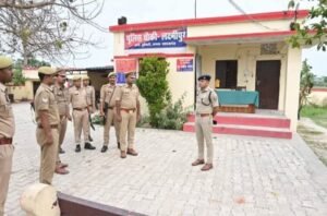 महराजगंज : एसपी ने लक्ष्मीपुर खुर्द पुलिस चौकी का किया औचक निरीक्षण