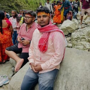 चैत्र नवरात्र : सोमेश्वर पहाड़ियों पर 880 मीटर की लंबी और ऊँची कठिन चढ़ाई कर श्रद्धालु किये पूजा-अर्चना