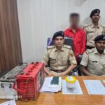 चोरी की ई- रिक्शा के साथ चोर गिरफ्तार