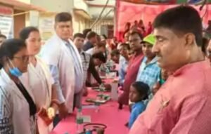 विधायक ई. अजीत कुमार ने विकास शिविर में किया समस्याओं का समाधान