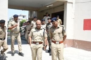 एसपी बेतिया ने किया योगापट्टी पुलिस थाना का औचक निरीक्षण