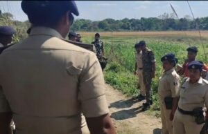 सरेह में मिला युवक का सर कटा शव, जांच में जुटी डाग स्क्वायड एवं एफएसएल टीम