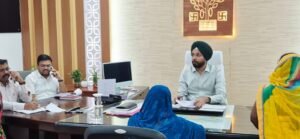 जिला पदाधिकारी के जनसुनवाई कार्यक्रम में 60 मामलों की हुई सुनवाई