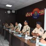 एक लाख रुपये रंगदारी मांगने एवं दहशत फैलाने के लिए फायरिंग करने के मामले में एक अपराधी गिरफ्तार