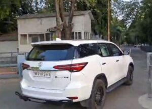 सीएम आवास में बढ़ी हलचल, मुलाकात करने पहुंचे दोनों उप मुख्यमंत्री, 15 को हो सकता है शपथग्रहण