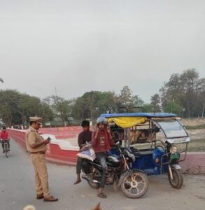 भारत-नेपाल सीमा से सटे बहुआर क्षेत्र में सघन वाहन चेकिंग अभियान