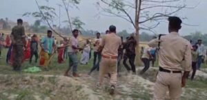 शराब छापेमारी में गई मद्य निषेध टीम पर ग्रामीणों ने किया हमला, तीन पुलिसकर्मी जख्मी