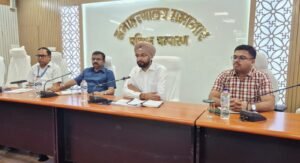 समयबद्ध एवं पारदर्शी तरीके से योजनाओं का लाभ पहुंचाना प्रशासन की सर्वोच्च प्राथमिकता : जिला पदाधिकारी