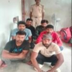 आठ शराब कारोबारी गिरफ्तार, भारी मात्रा में देशी चुलाई शराब बरामद