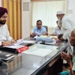 जिला पदाधिकारी के जनसुनवाई कार्यक्रम में 60 मामलों की हुई सुनवाई