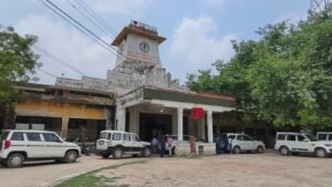 राजस्व पर्षद की अपर सदस्या ने किया बेतिया राज कार्यालय का निरीक्षण