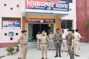 “गोद लिए गए थाना” शिकारपुर थाना का एसपी ने किया निरीक्षण
