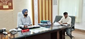 जिला पदाधिकारी ने की समेकित थरूहट विकास अभिकरण की योजनाओं की समीक्षा
