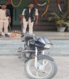 11 शराब कारोबारी गिरफ्तार, भारी मात्रा में देशी और विदेशी शराब बरामद तथा एक मोटर साइकिल जप्त : उत्पाद अधीक्षक