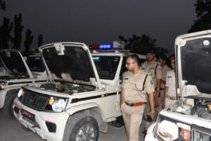 एसपी ने किया पुलिस वाहन परेड का निरीक्षण