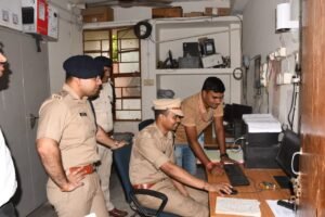 बेतिया पुलिस अधीक्षक ने किया योगापट्टी थाने का निरीक्षण