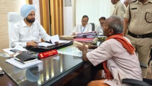 जनसुनवाई में जिला पदाधिकारी ने सुनीं 47 शिकायतें