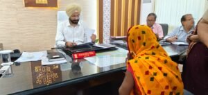 जनसुनवाई में जिला पदाधिकारी ने सुनीं 118 शिकायतें