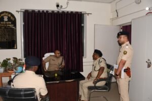 बेतिया एसपी ने किया घटनास्थल का निरीक्षण