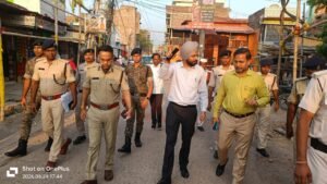 मुहर्रम के मद्देनज़र शहर में निकाला गया फ्लैग मार्च